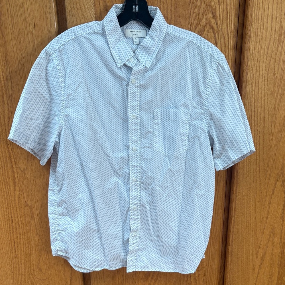 Banana Republic Slim Fit Short Sleeve White Blue Geometric Button Down Shirt L